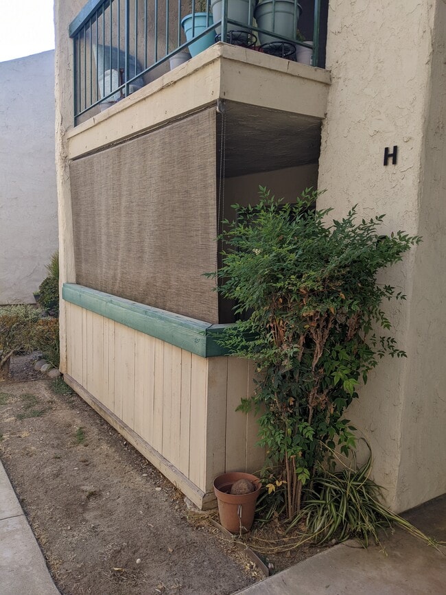 Outside view of patio - 12710 Lakeshore Dr Unit G