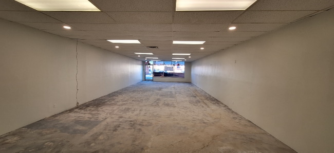 Building Photo - 7616 Reseda Blvd