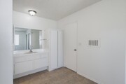 Photo - 6907 Whitsett Ave Unit 113