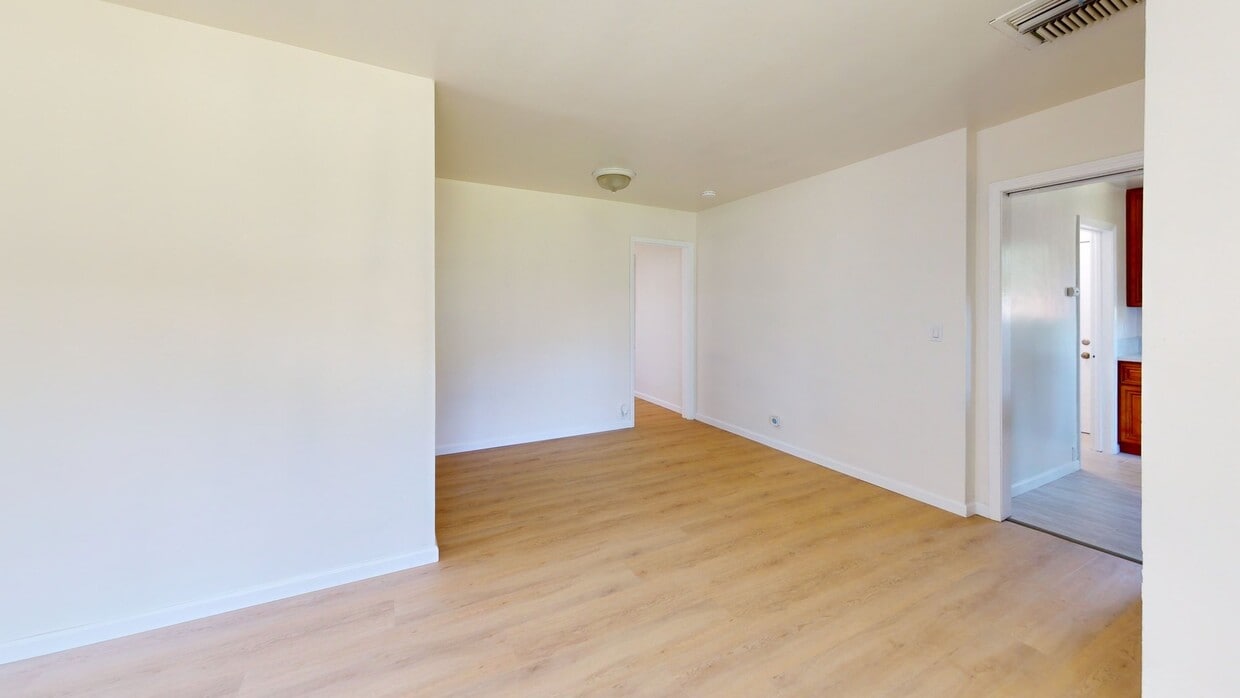 3D Tour - 9802 E Camino Real Ave House