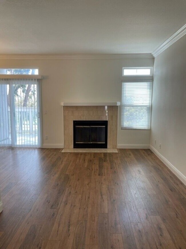 Photo - 72 Campton Pl