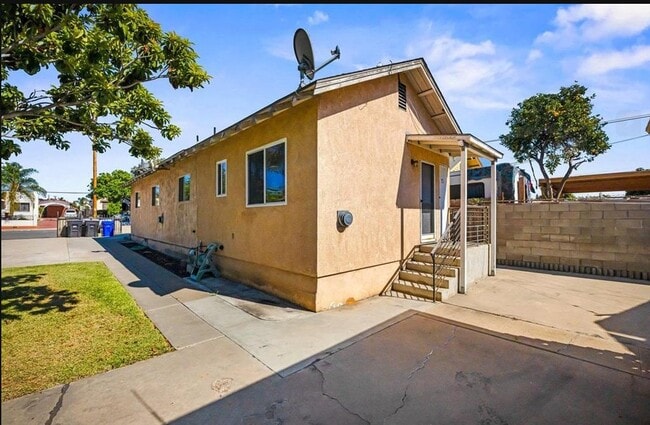 Photo - 3815 Birch St Unit 3815