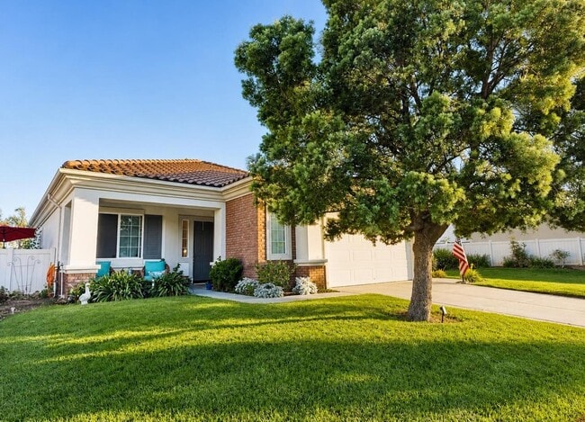 Building Photo - 1085 Northview Dr