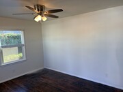 Photo - 582-582-582-582 McIntosh St Unit 582