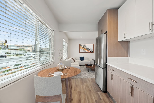 Photo - 1358 W 36th St Apartment Unit 6