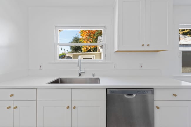 Photo - 1446 E Topeka St