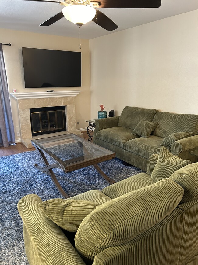 Photo - 1120 Grape St