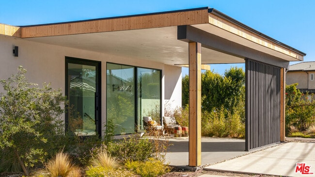 Photo - 6656 Dume Dr