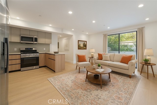 Building Photo - 7510 Sepulveda Blvd Unit 101