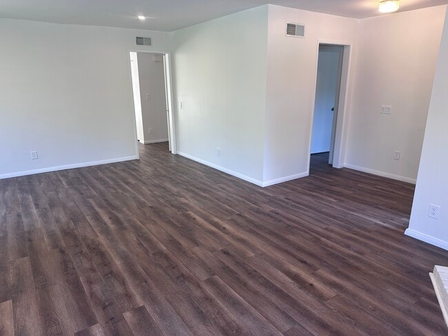 Photo - 2106 Crespi Ln