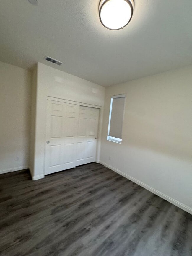 Photo - Modern 4-Bed, 2.5-Bath Detached Townhouse ...