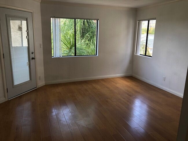 Photo - 1148 Raymond Ave