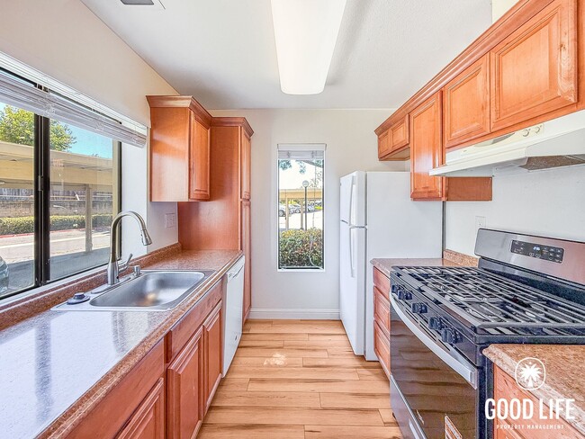 Building Photo - SD: Bright 1BD/1BA Condo in Mira Mesa with Pool, Private Patio & Reserved Parking Unit 69