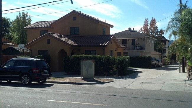 Building Photo - 2040 Glenwood Rd