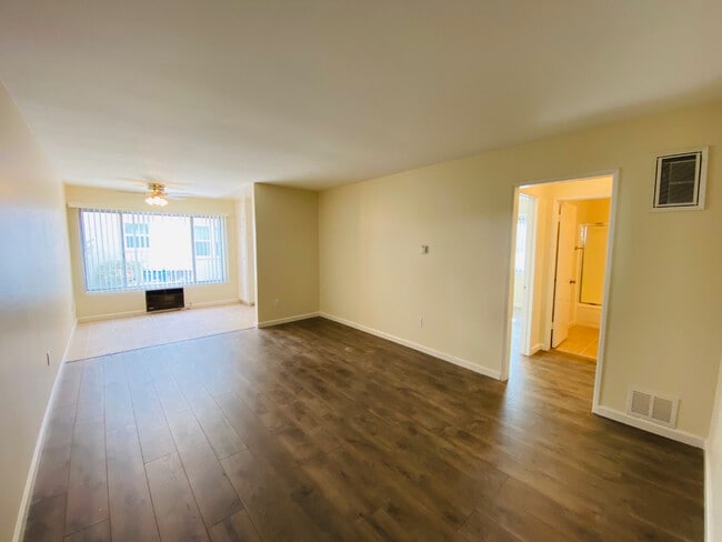 Unit #5 Living Room - 10851 Moorpark St