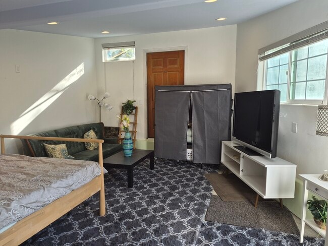 Photo - 2141 Torrey Pines Rd