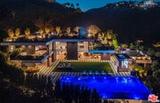 Photo - 1047 N Bundy Dr House