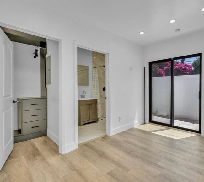 Photo - 14123 Califa St