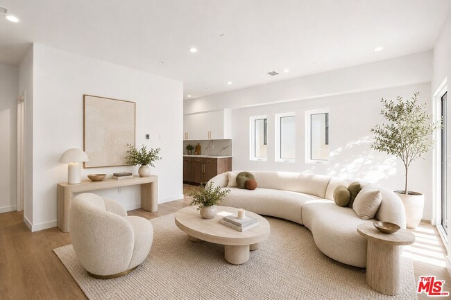 Photo - 2115 Beachwood Terrace