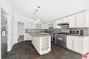 Photo - 20500 Archwood St House