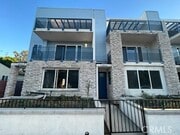 Photo - 14614 Vanowen St