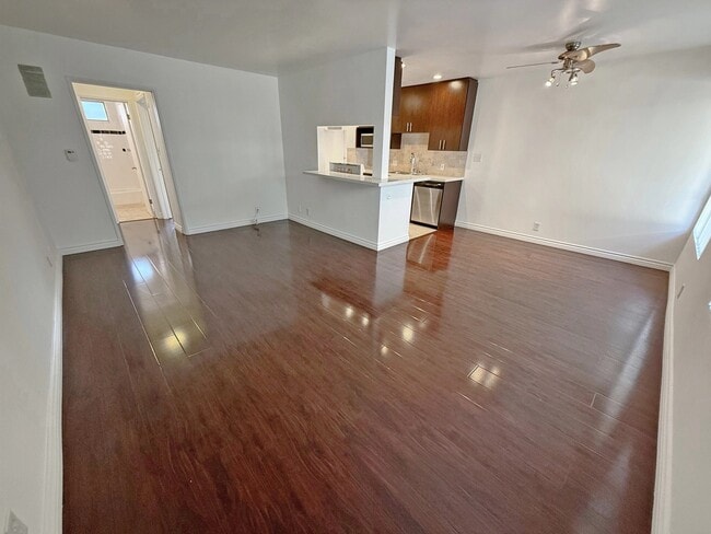 Photo - 536 N Sweetzer Ave Unit 3