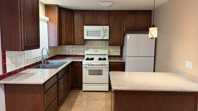 Photo - 596 S Mentor Ave Unit 596 S Mentor Ave