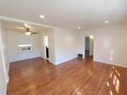 Photo - 1403 W Victory Blvd Apartment