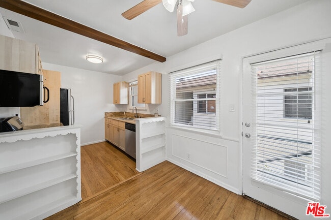 Photo - 5303 Vantage Ave Unit 5303 1/2