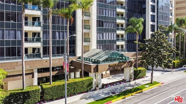 Building Photo - 10724 Wilshire Blvd Unit 1605