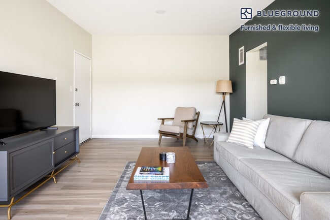 Photo - 3537 Clarington Ave Unit FL2-ID313