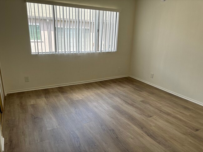 Photo - Eastborne III Apartments