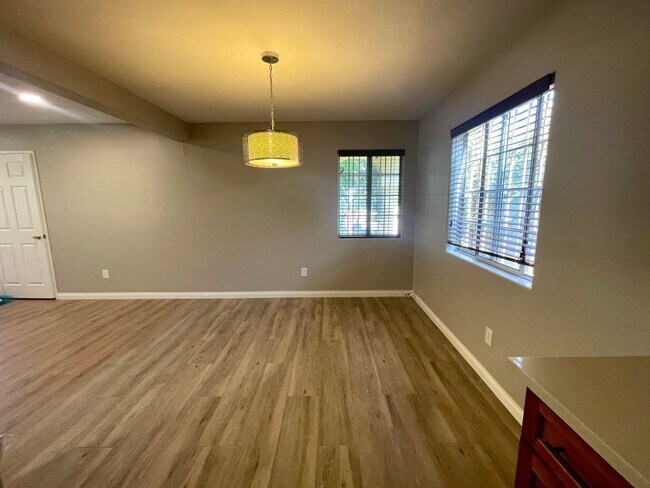Photo - 3035 S Palm Grove Ave