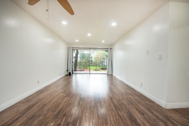 Photo - Newport Beach One Bedroom Beauty