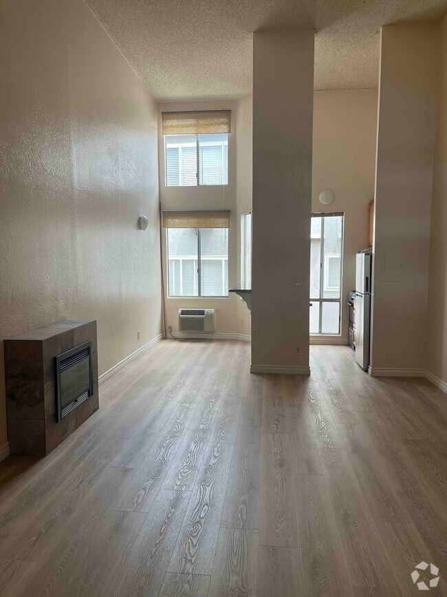 Building Photo - 616 Veteran Ave Rental