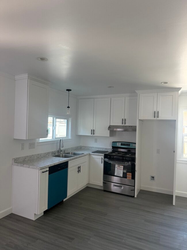 Building Photo - 265 E 69th Way Unit 1.5