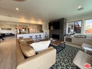 Photo - 200 Larsson St