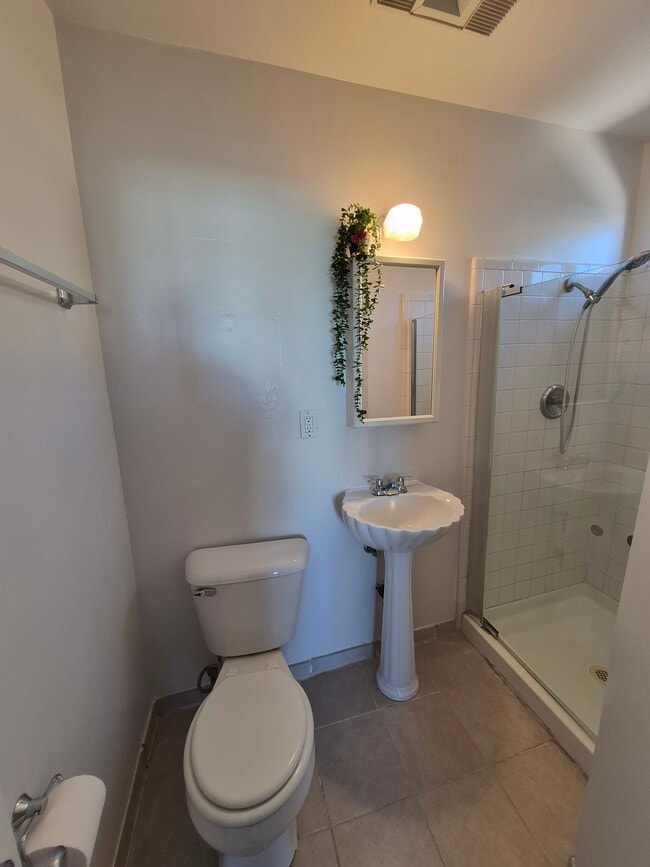 Building Photo - 4861 Lehrer Dr