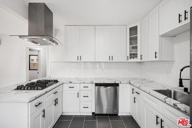 Building Photo - 1645 Selby Ave