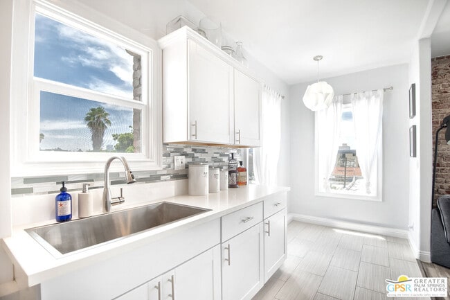 Photo - 250 S Kenmore Ave