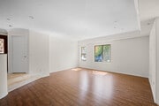 Photo - 345 W Loraine St