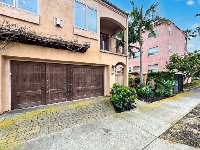 Photo - Beautiful 3BD/3.5BA W/ A/C and 2-Car Attached Garage in Hillcrest!