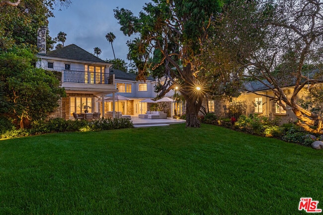 Photo - 702 N Beverly Dr