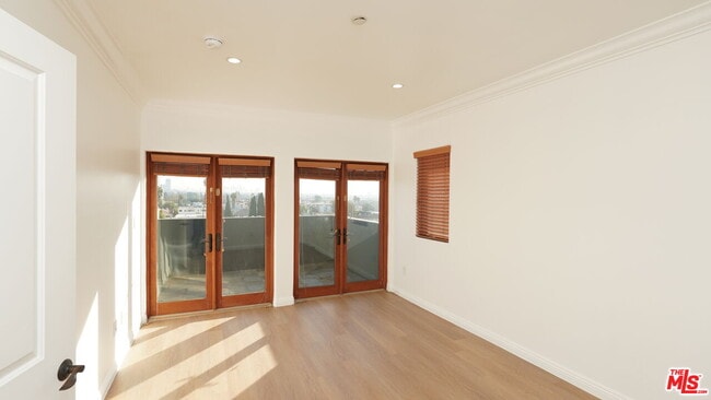 Photo - 930 S Robertson Blvd Unit 603