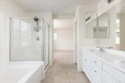 Photo - 264 Oberlander Way