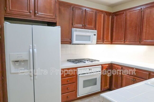 Photo - 232 Lightwood St