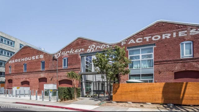 Building Photo - 527 Molino St Unit 220