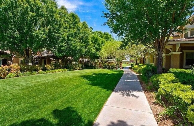 Photo - 2544 Kenwood Ct