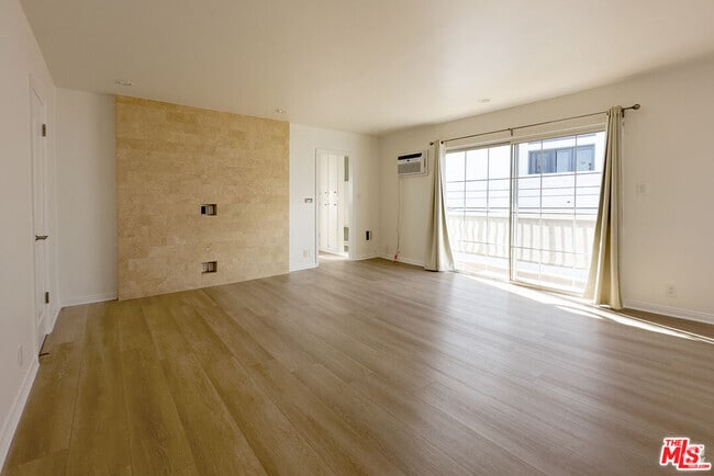 Building Photo - 1144 10th St Unit 10 Rental