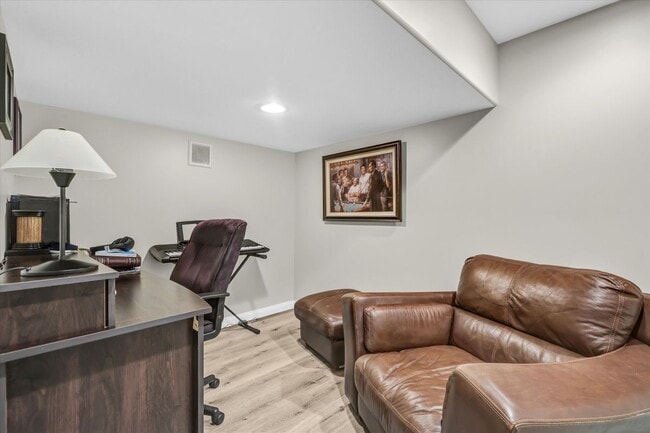 Photo - 2740 Highland Way